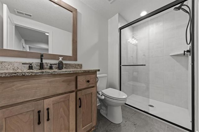 5587 Thousand Oaks Drive, Parkville, MO 64152