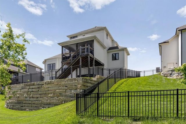 5587 Thousand Oaks Drive, Parkville, MO 64152