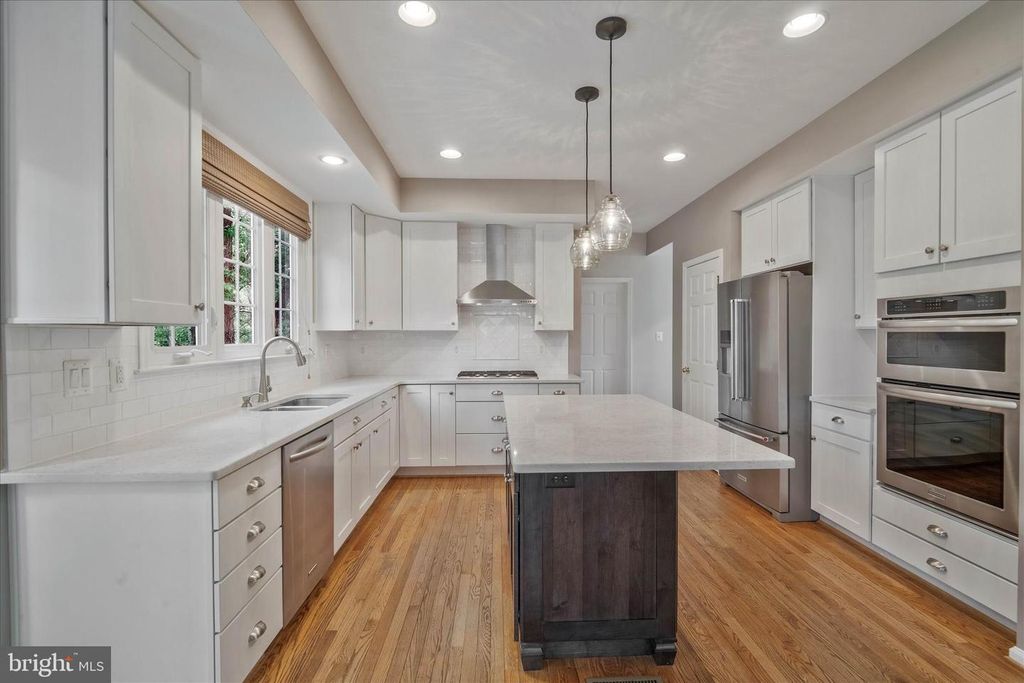 Image 10 of property listing at 8285 GLENMAR RD, Ellicott City, MD 21043