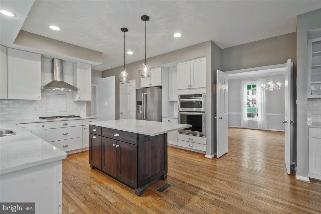 Image 11 of property listing at 8285 GLENMAR RD, Ellicott City, MD 21043