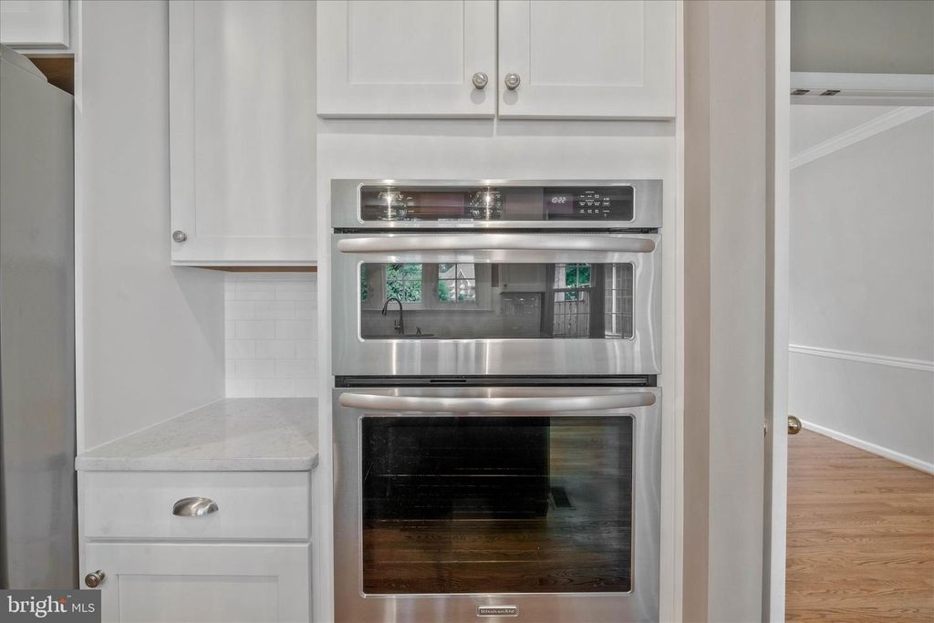 Image 16 of property listing at 8285 GLENMAR RD, Ellicott City, MD 21043