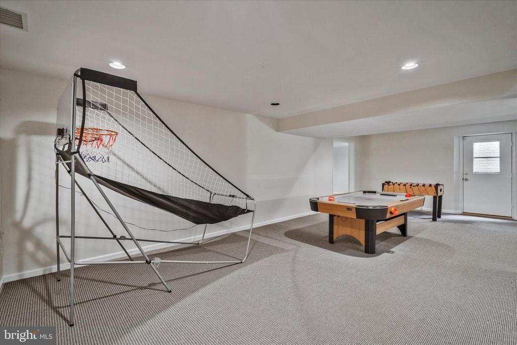 Image 63 of property listing at 8285 GLENMAR RD, Ellicott City, MD 21043