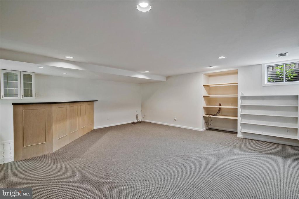 Image 66 of property listing at 8285 GLENMAR RD, Ellicott City, MD 21043