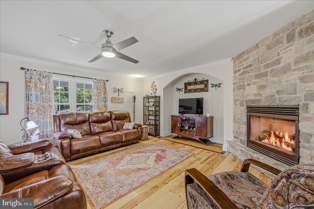 457 ROLLING LN, Harpers Ferry, WV 25425