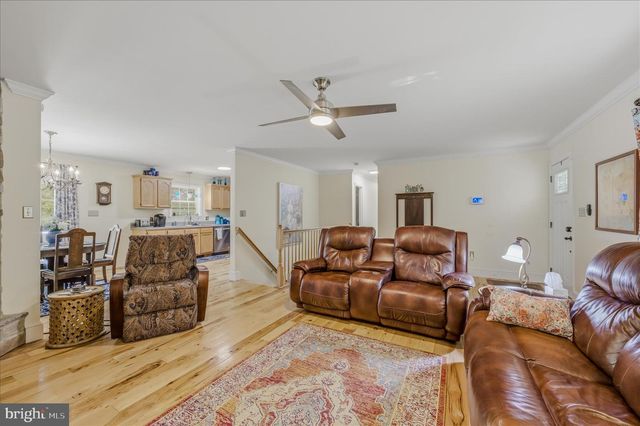 457 ROLLING LN, Harpers Ferry, WV 25425