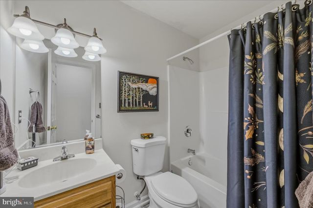 457 ROLLING LN, Harpers Ferry, WV 25425