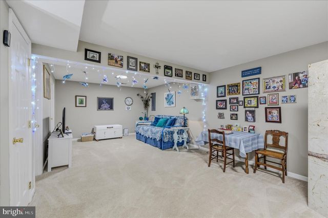 457 ROLLING LN, Harpers Ferry, WV 25425
