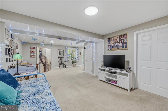 457 ROLLING LN, Harpers Ferry, WV 25425