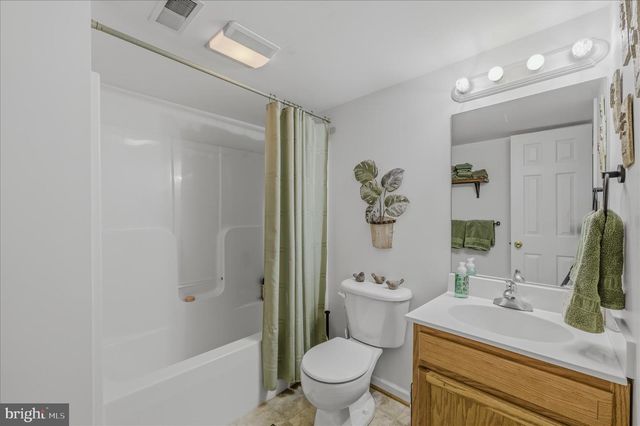 457 ROLLING LN, Harpers Ferry, WV 25425
