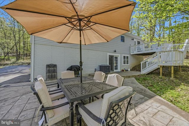 457 ROLLING LN, Harpers Ferry, WV 25425
