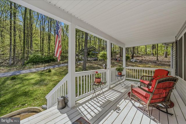 457 ROLLING LN, Harpers Ferry, WV 25425