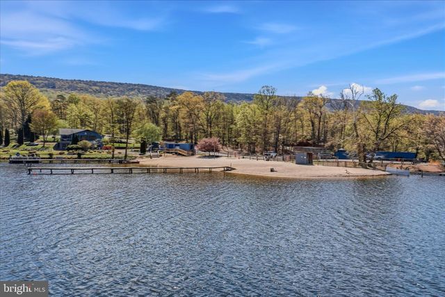 457 ROLLING LN, Harpers Ferry, WV 25425