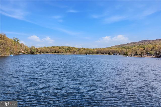 457 ROLLING LN, Harpers Ferry, WV 25425