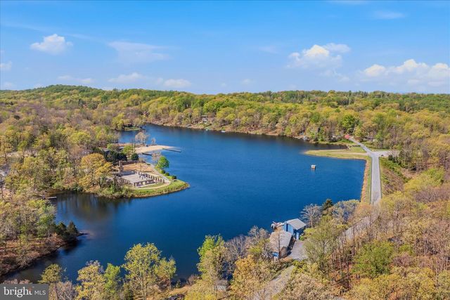 457 ROLLING LN, Harpers Ferry, WV 25425