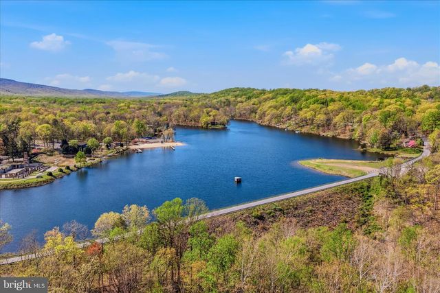 457 ROLLING LN, Harpers Ferry, WV 25425