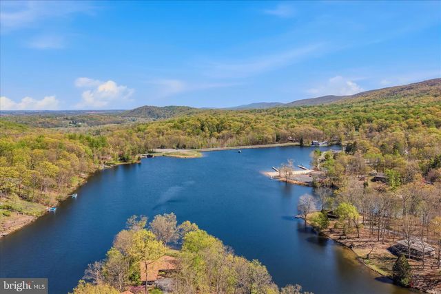 457 ROLLING LN, Harpers Ferry, WV 25425