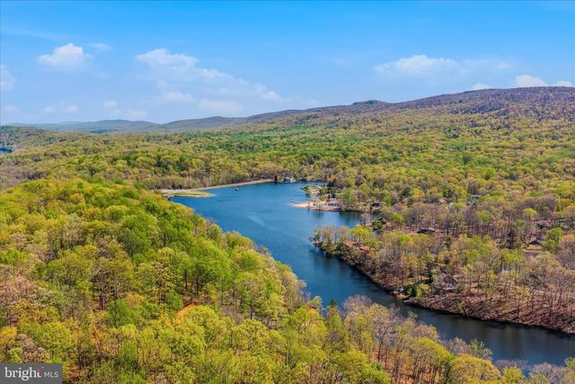 457 ROLLING LN, Harpers Ferry, WV 25425