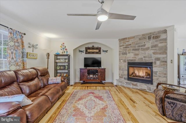 457 ROLLING LN, Harpers Ferry, WV 25425