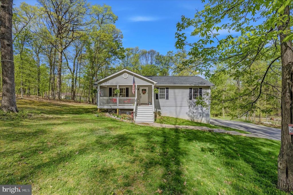 457 ROLLING LN, Harpers Ferry, WV 25425