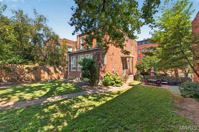 2016 Hickory Street, St Louis, MO 63104
