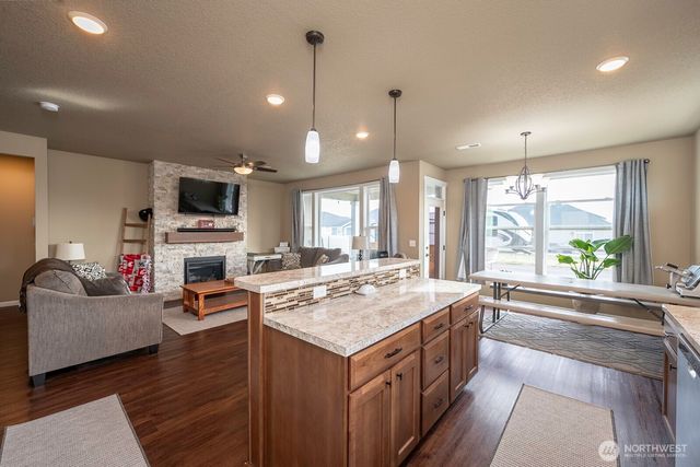 702 K St NE, Quincy, WA 98848