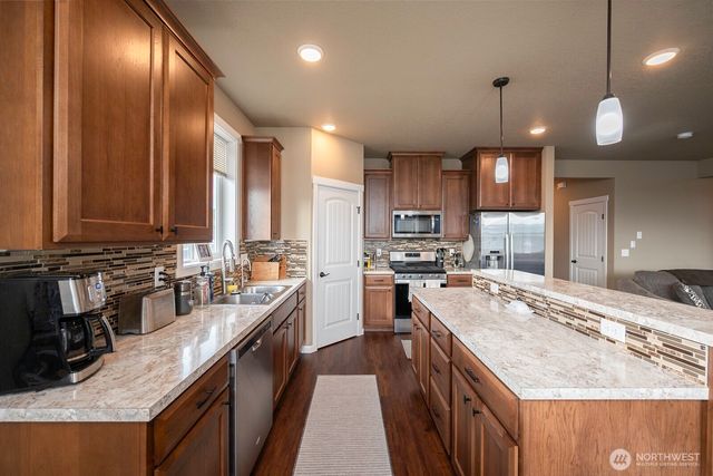 702 K St NE, Quincy, WA 98848