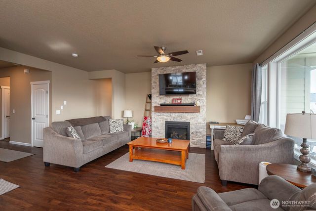 702 K St NE, Quincy, WA 98848