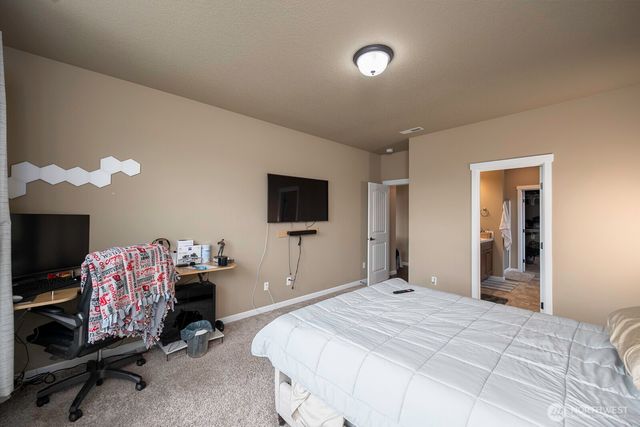 702 K St NE, Quincy, WA 98848