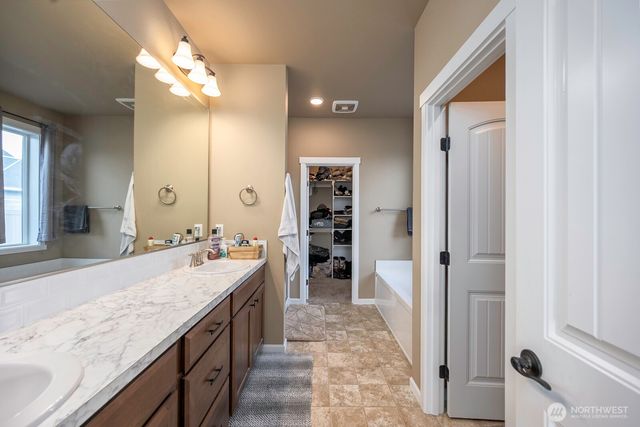 702 K St NE, Quincy, WA 98848