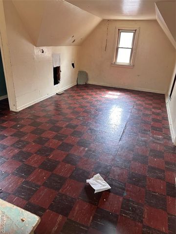 15041 Lesure Street, Detroit, MI 48227