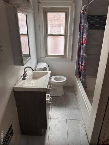 15041 Lesure Street, Detroit, MI 48227