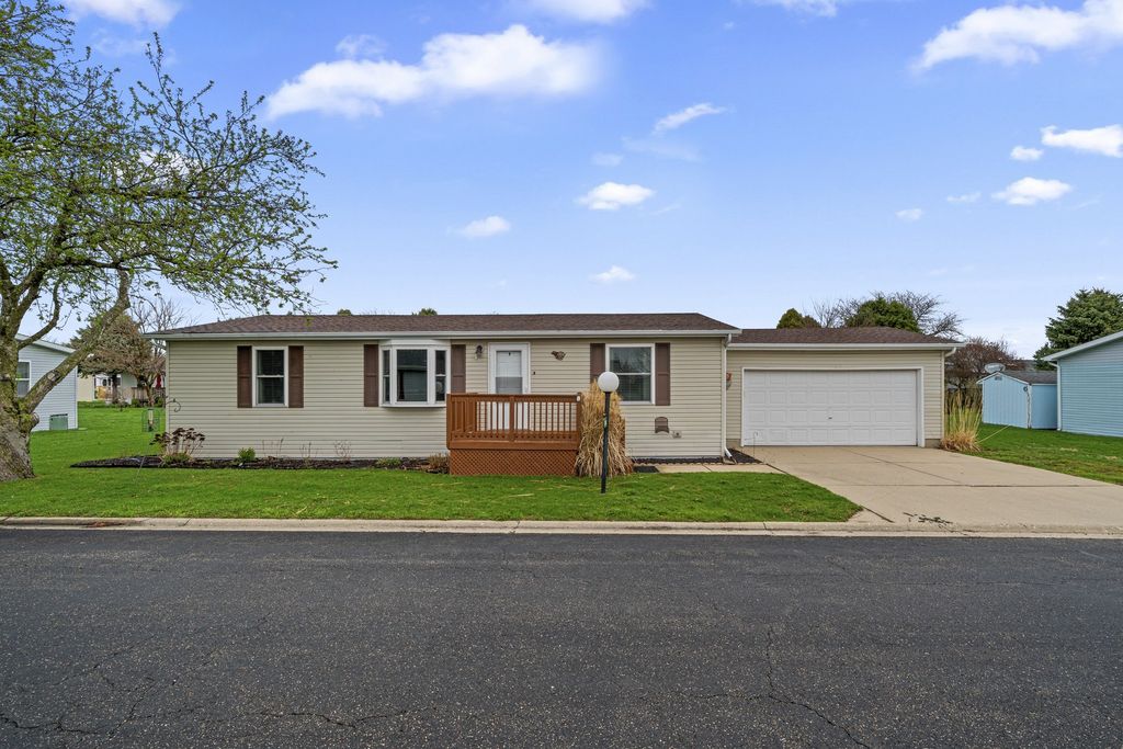 216 Meadowlark Lane, Sandwich, IL 60548