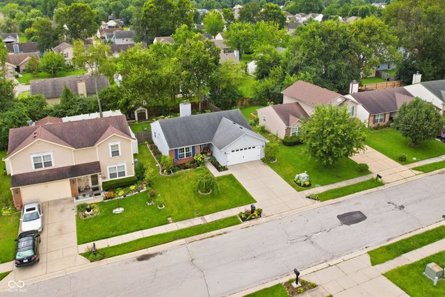 2915 Driving Wind Way, Indianapolis, IN 46268