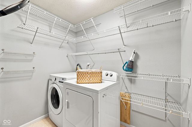 2915 Driving Wind Way, Indianapolis, IN 46268