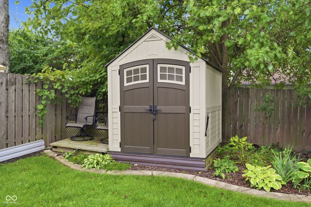 2915 Driving Wind Way, Indianapolis, IN 46268