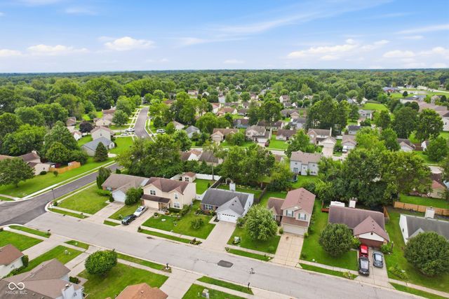 2915 Driving Wind Way, Indianapolis, IN 46268