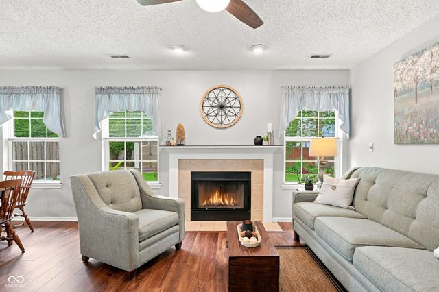 2915 Driving Wind Way, Indianapolis, IN 46268