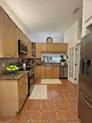 1061 NW NW 53rd St, Deerfield Beach, FL 33064