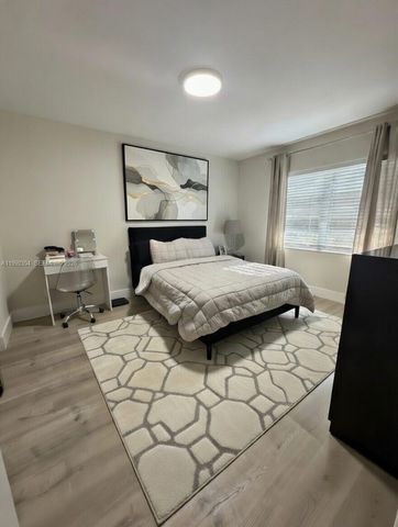 1061 NW NW 53rd St, Deerfield Beach, FL 33064