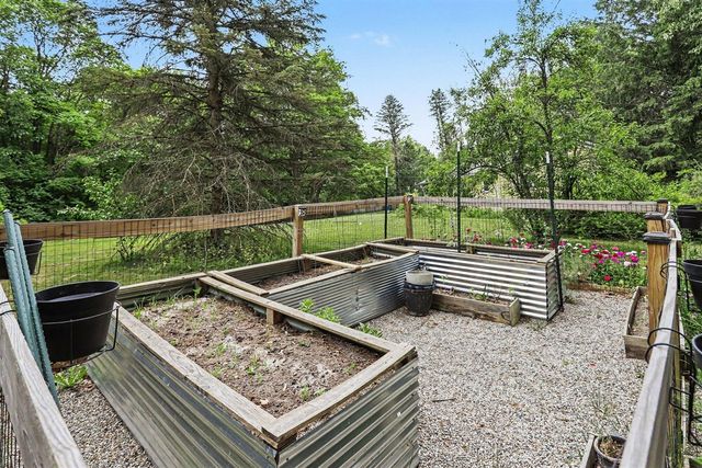 4179 S 5th Street, Kalamazoo, MI 49009