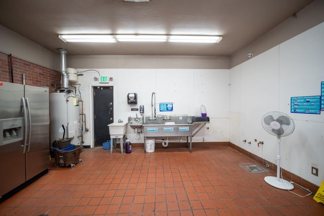 1520 Lomas Boulevard NW, Albuquerque, NM 87104