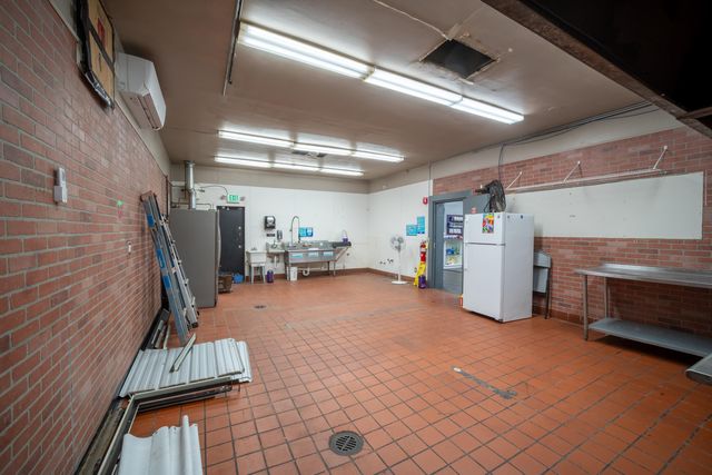 1520 Lomas Boulevard NW, Albuquerque, NM 87104
