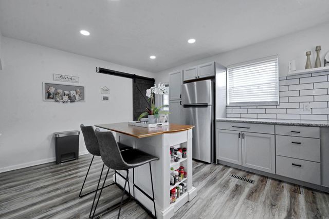 1576 Linwood Avenue, Columbus, OH 43207