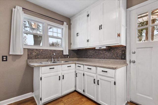 9725 W Hope AVENUE, Wauwatosa, WI 53222