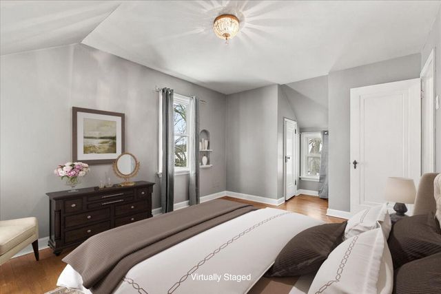 9725 W Hope AVENUE, Wauwatosa, WI 53222