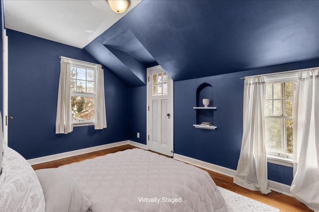 9725 W Hope AVENUE, Wauwatosa, WI 53222