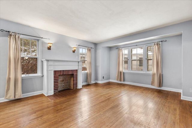 9725 W Hope AVENUE, Wauwatosa, WI 53222