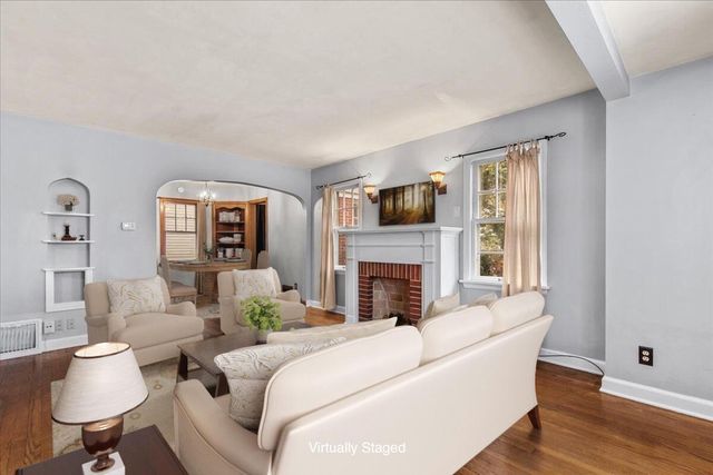 9725 W Hope AVENUE, Wauwatosa, WI 53222