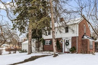 9725 W Hope AVENUE, Wauwatosa, WI 53222