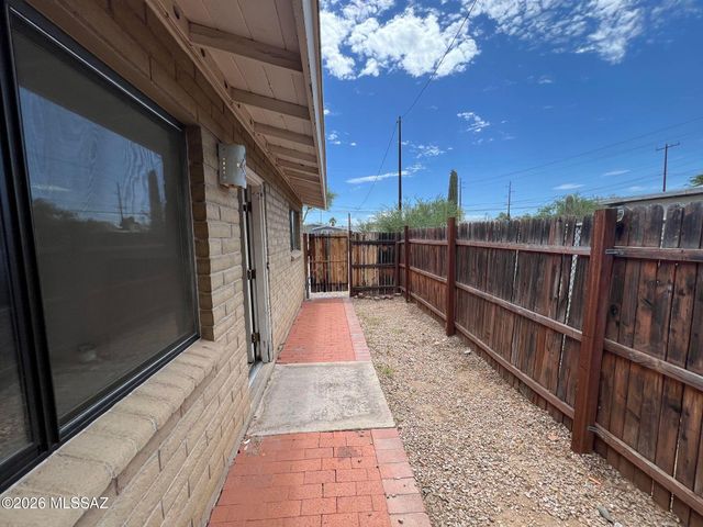 3403 N Flanwill Boulevard, Tucson, AZ 85716